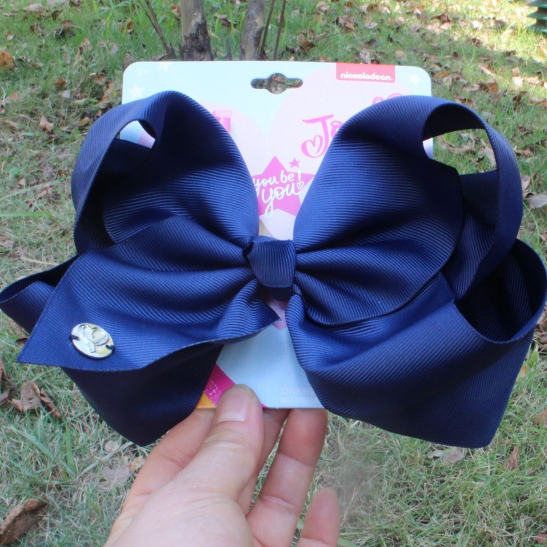 Oversized bow hair clip