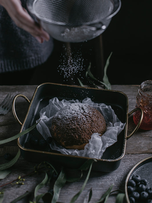 Simple disc bread tray with iron tray