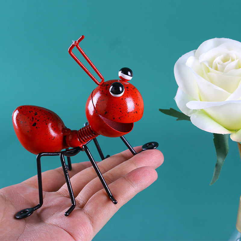 Metal Ant Garden Decor Insect Wall Art 3D Sculpture Cute Hanging Decoration for Yard Outdoor Indoor Home