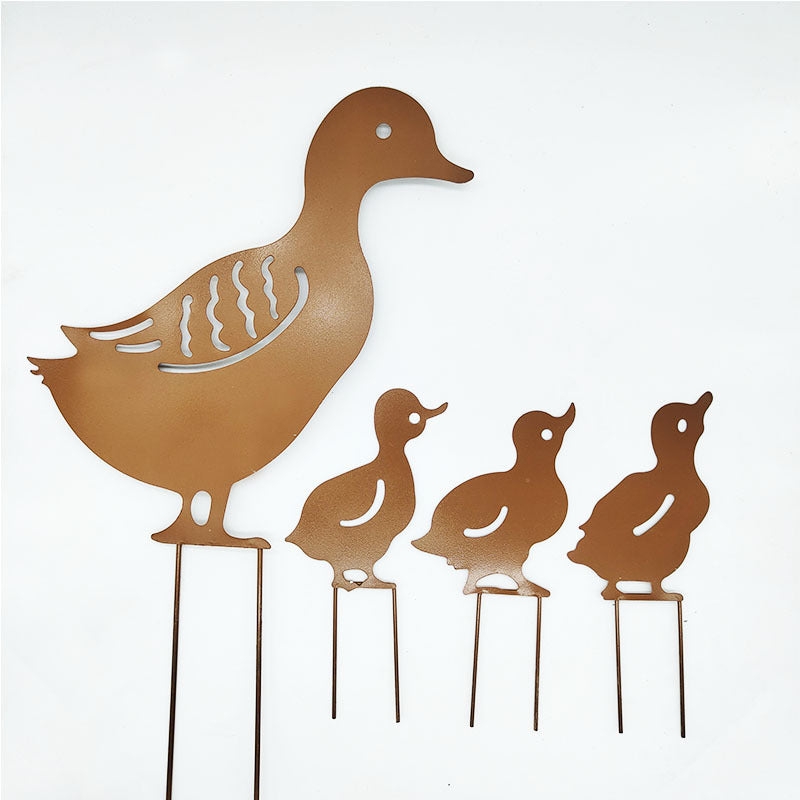 New Garden Decoration Iron Duck Family Grass Garden Decoration Metal Hollow Garden Decoration