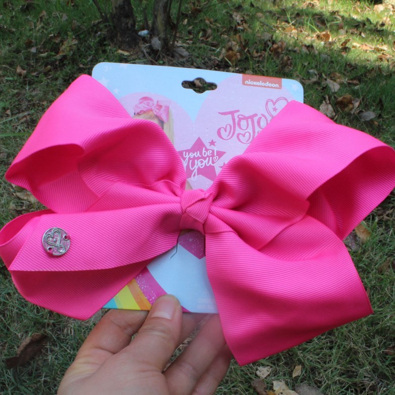 Oversized bow hair clip