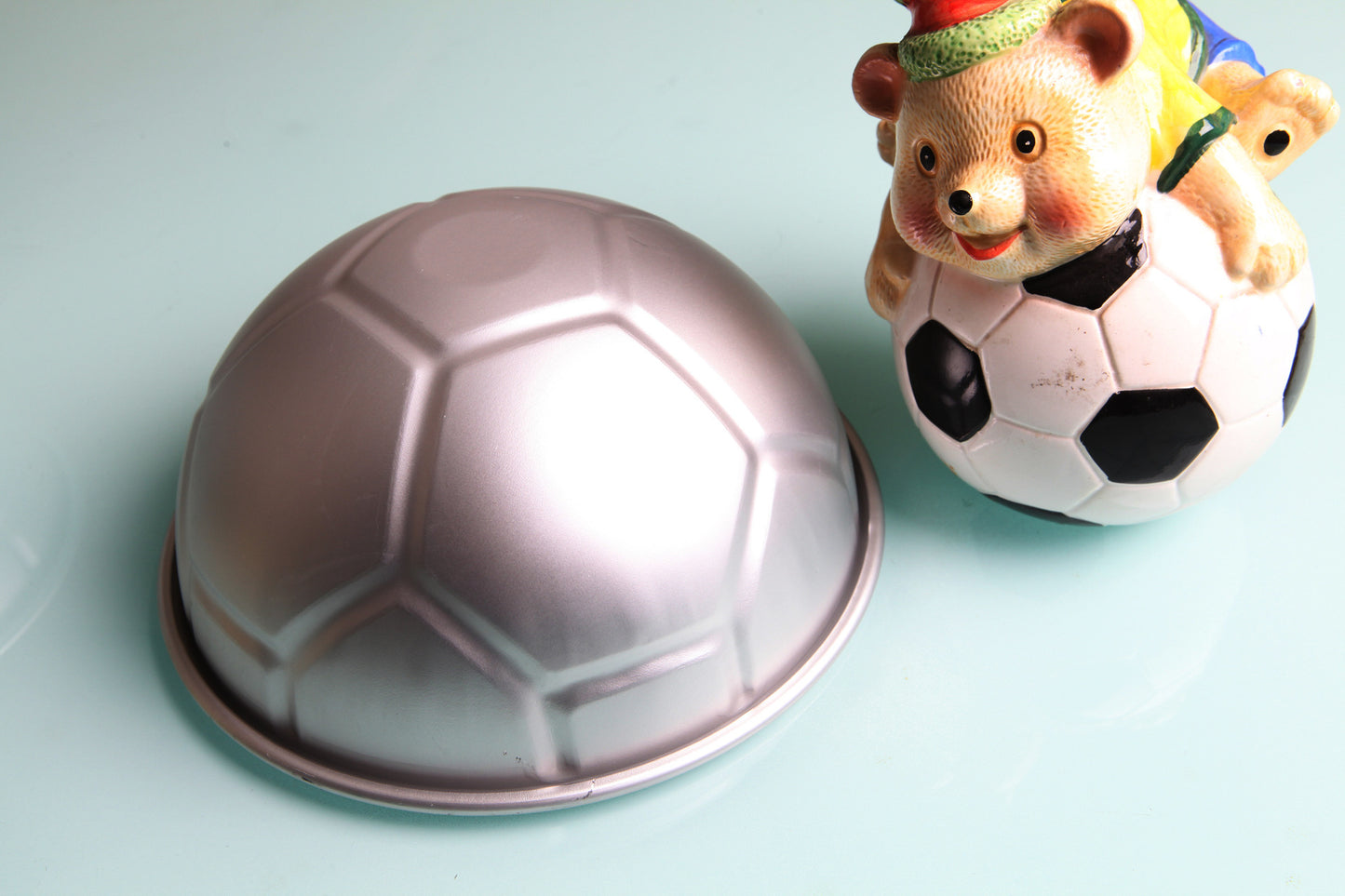 Football shaped cake mould semicircular ball mould