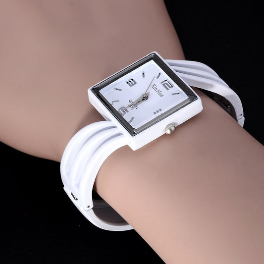 Middle East Ladies Bracelet Quartz Watch