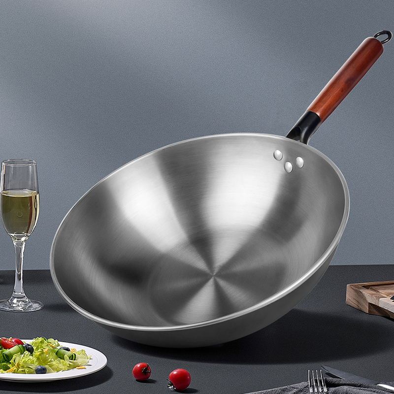 Old Fashioned Uncoated Nonstick Pan