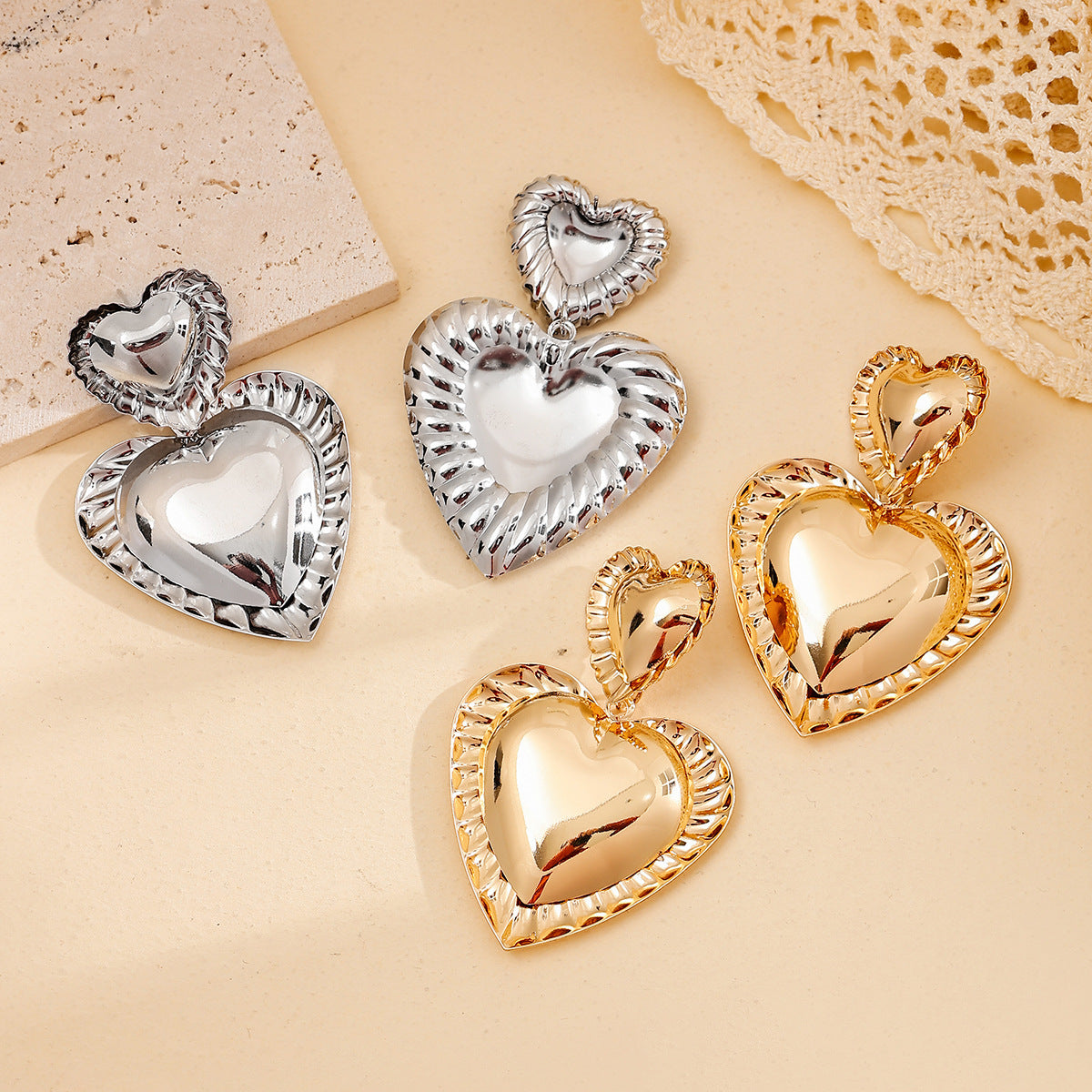 Exaggerating Heart-shapaed Metal Alloy Earrings Niche Texture