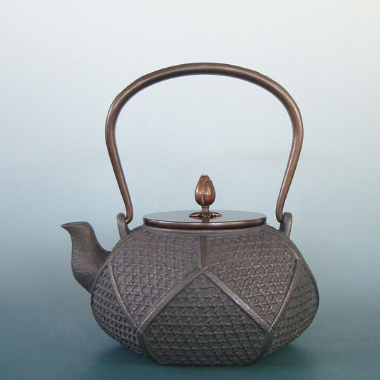 Crafts cast iron pot