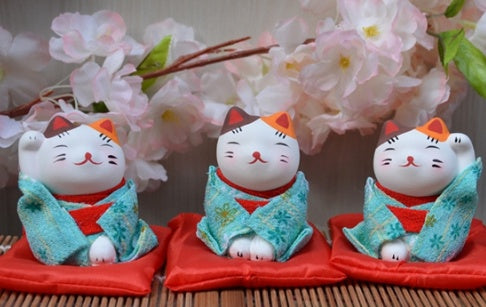 Mini cute Japanese kimono lucky cat decoration car decoration