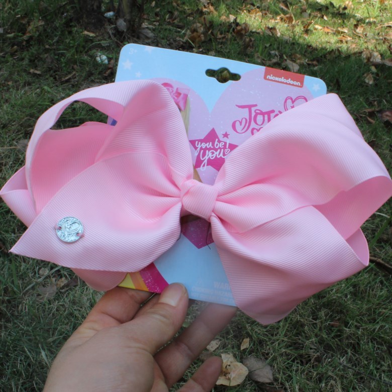 Oversized bow hair clip