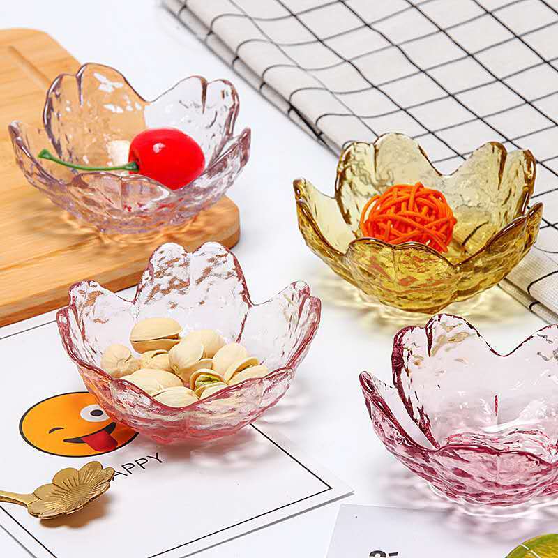 Japanese hammer pattern petal Glass Saucer