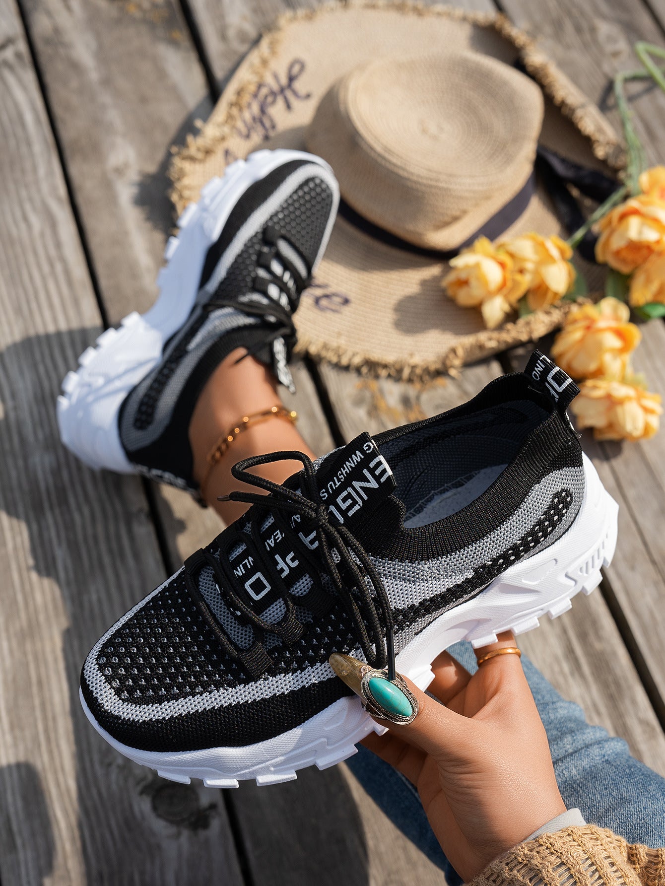 Flyknit Mesh Shoes Women's Thin Breathable Casual Shoes