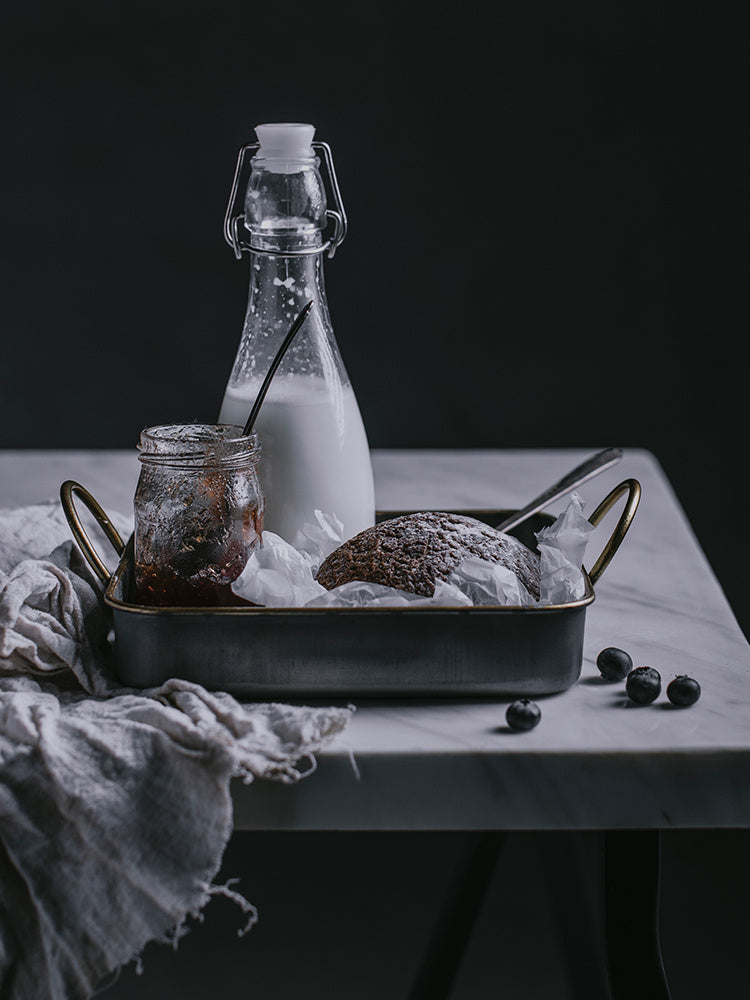 Simple disc bread tray with iron tray