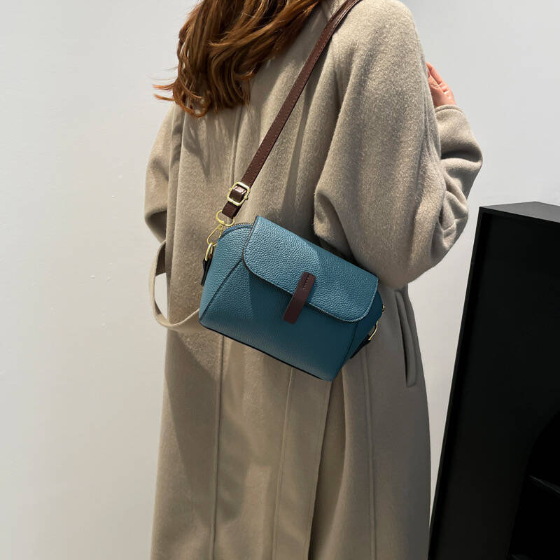 Women's Crossbody Bag New Small Bag Mobile Phone Bag Versatile Shoulder Bag Shell Bag Trendy Hot Mobile Phone Bag Versatile Shoulder Bag Exquisite Genuine Leather Texture Small Bag