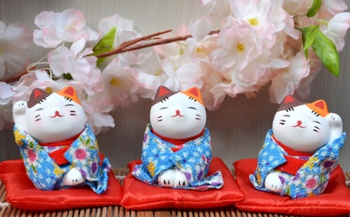 Mini cute Japanese kimono lucky cat decoration car decoration