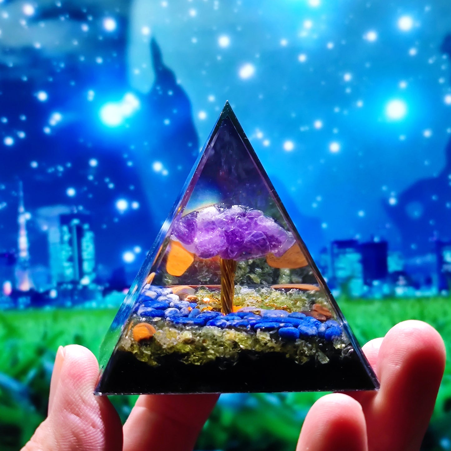 Crystal Ball Chakra Pyramid Gravel Epoxy Resin Pyramid Ornament