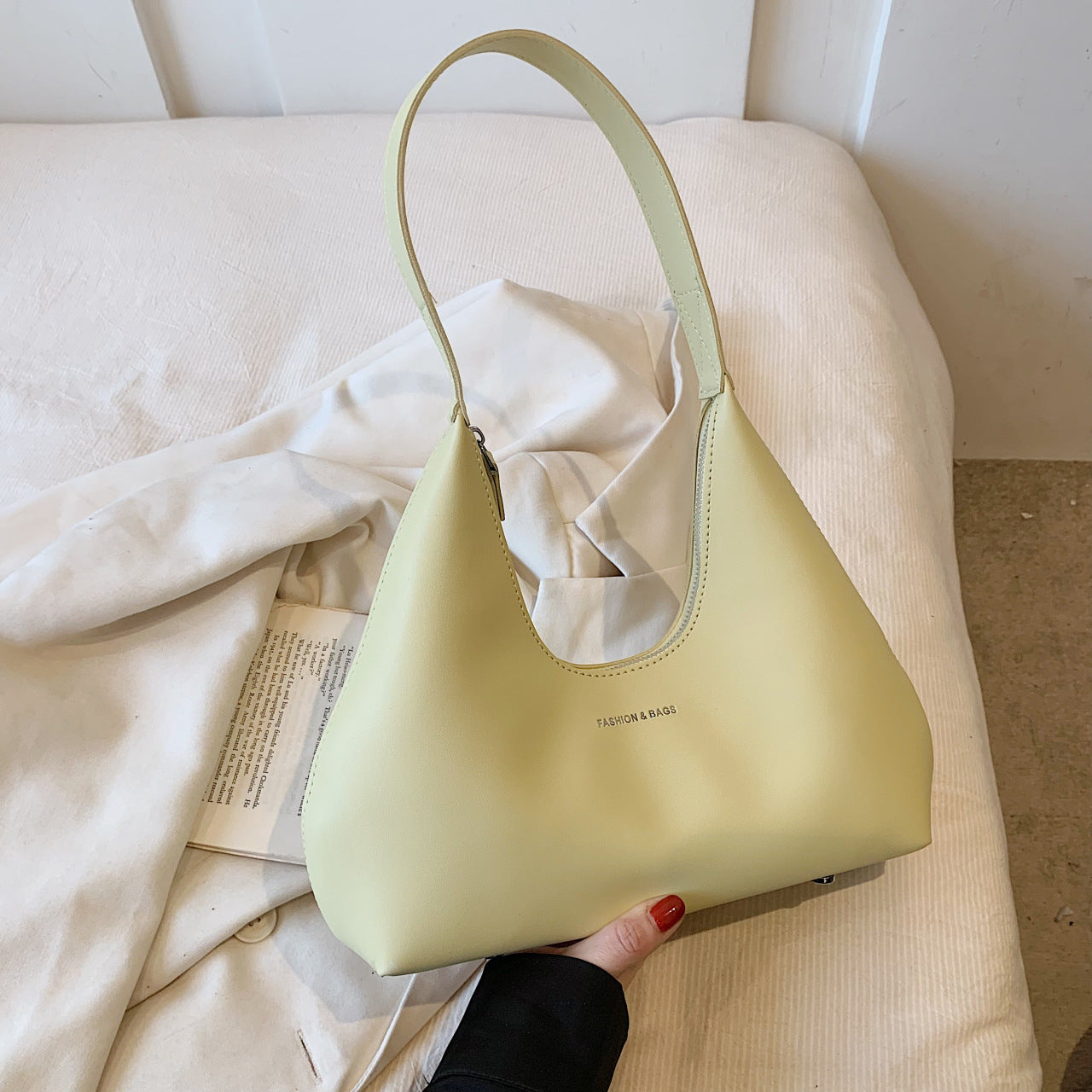 French European And American Retro Simplicity Shoulder Handbag