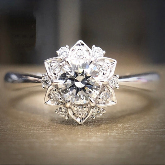 Women's Luxury Flower Artificial Zircon Ring