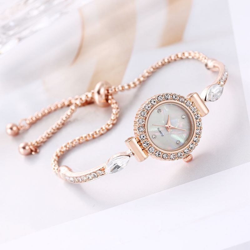 Diamond Dial Decorative Pull-out Bracelet Watch