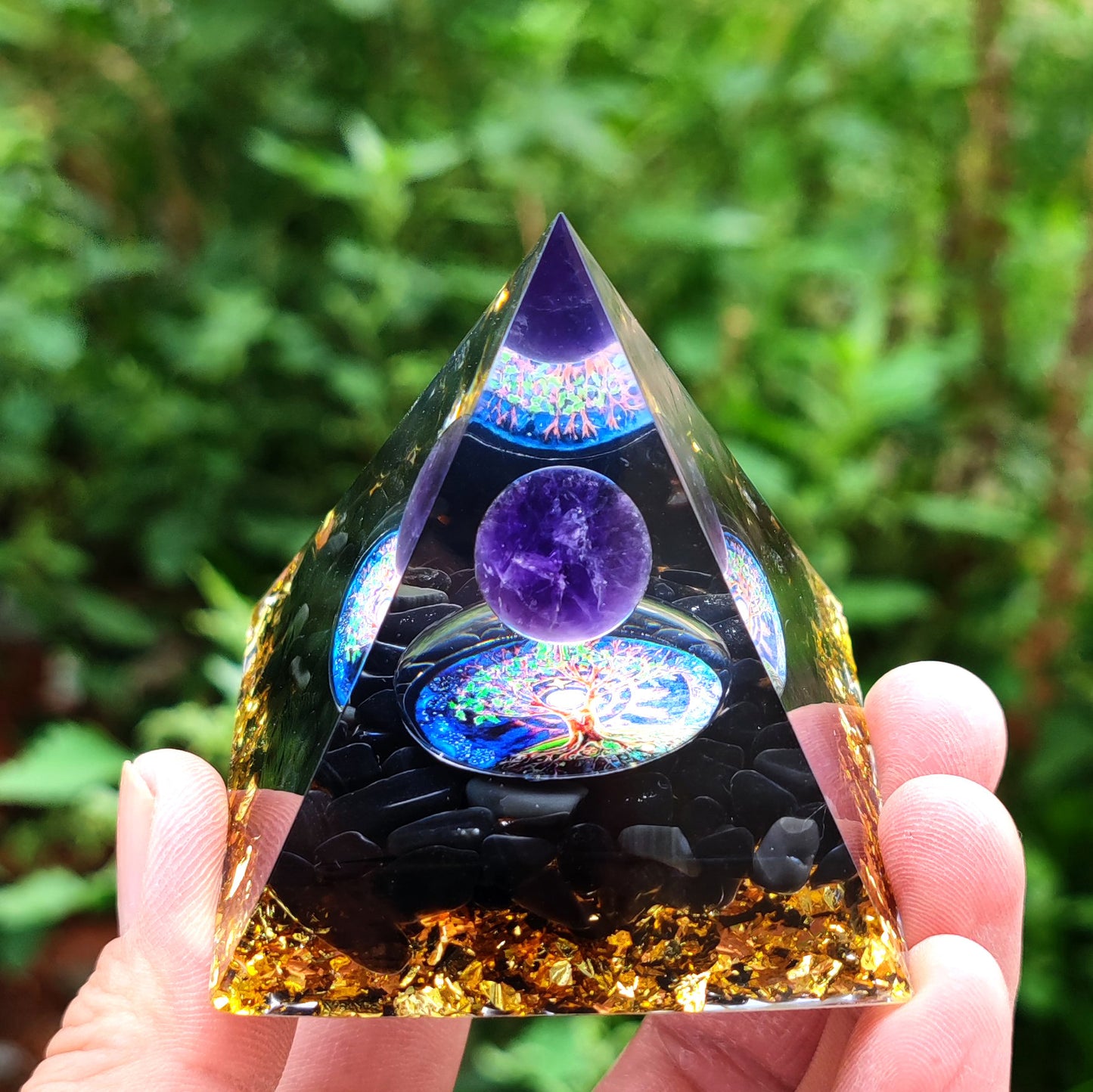 Crystal Ball Chakra Pyramid Gravel Epoxy Resin Pyramid Ornament