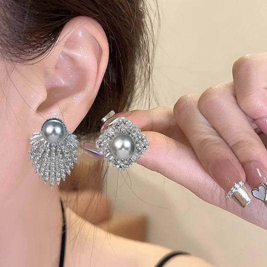 Fashion And Fully-jewelled Alloy Stud Earrings Female Niche