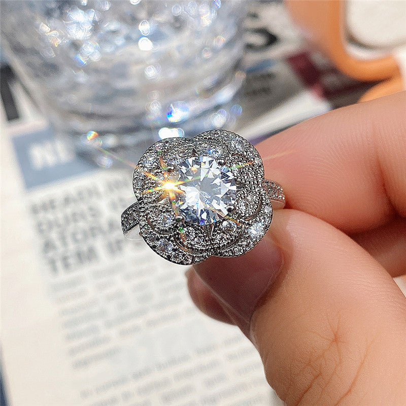 Fashion Ornament Vintage Flowers Zircon Ring Delicate Flower Round Diamond For Women