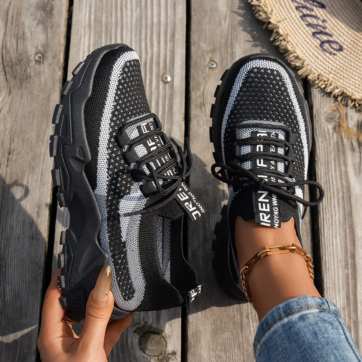 Flyknit Mesh Shoes Women's Thin Breathable Casual Shoes